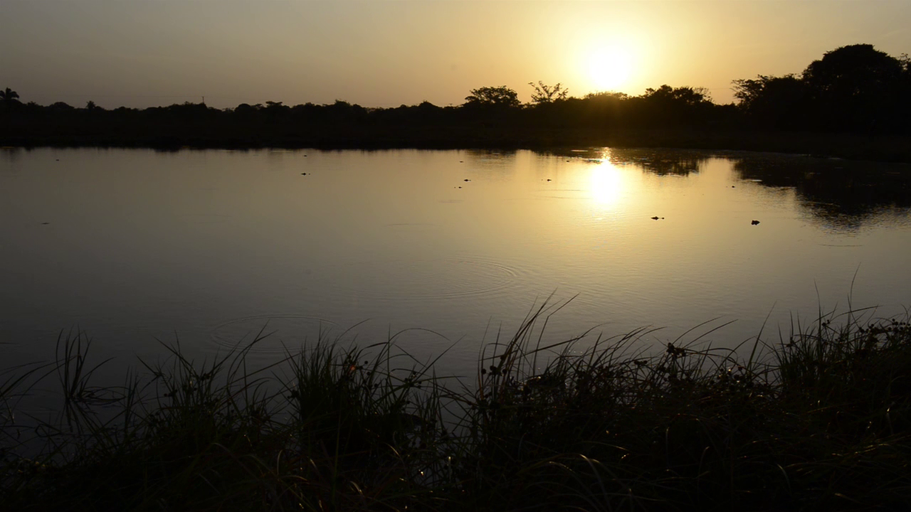 ATARDESER CON BABILLAS